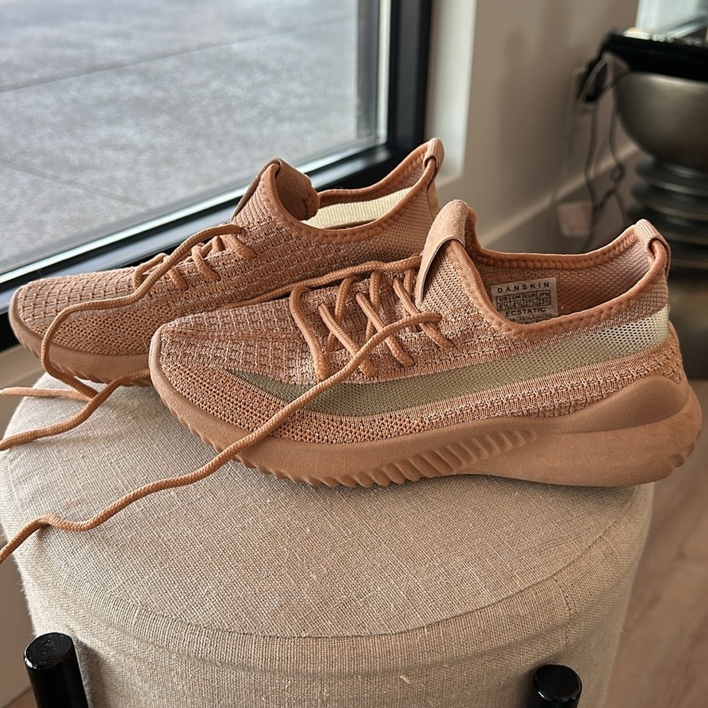Danskin Size 6.5 Shoes